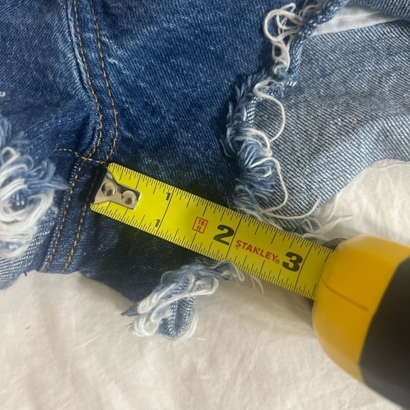 LEVI’S 501 Denim Shorts Size 28 - Picture 6 of 7